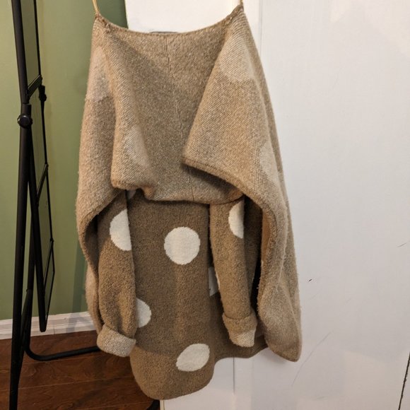 Cute & Thick Polka Dot Sweater - Picture 2 of 4